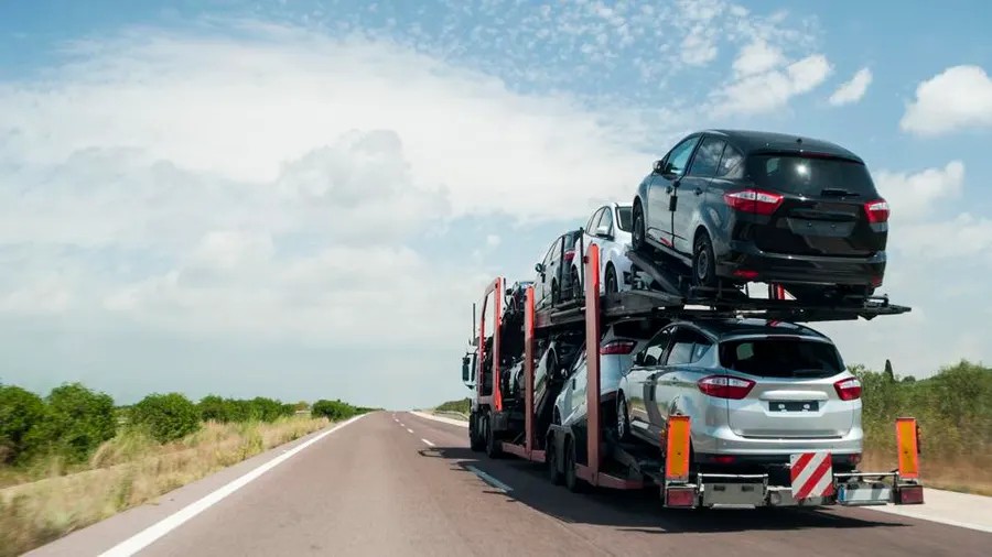 Moving Your Home and Car to Hawaii: Keeping Two Shipments in Sync
